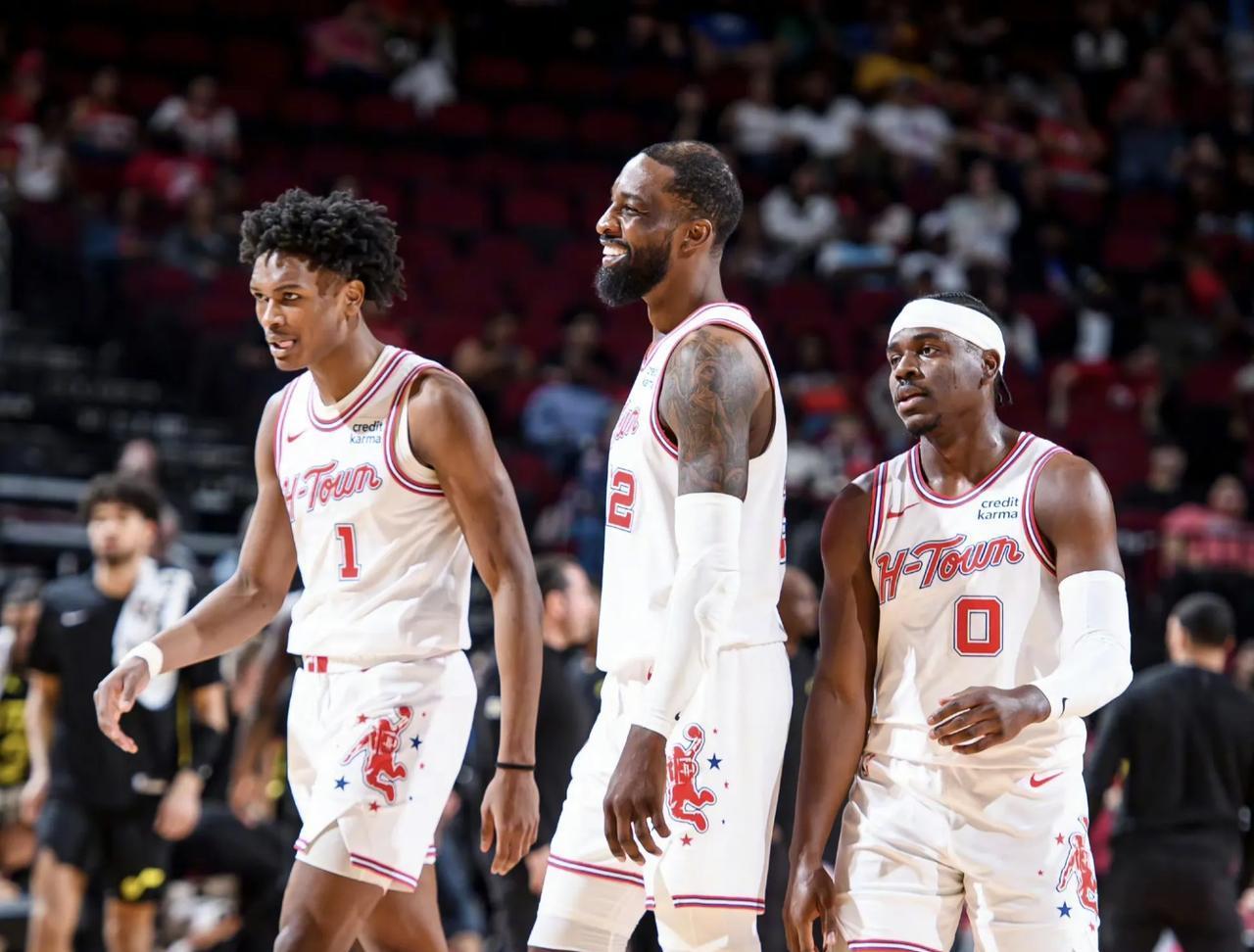 后场篮板后 后场篮板后